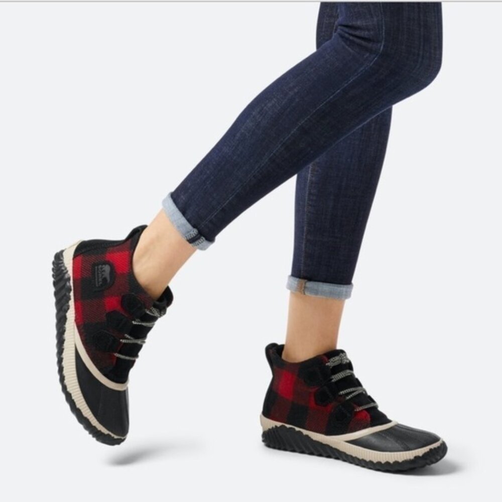 Sorel Women's Black Red Plaid Out N About Plus Casual Ankle Duck Boot Size 8.5